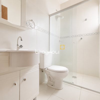 Casa com 350m², 5 quartos (sendo 1 suíte), 4 garagens, no bairro Cachoeira do Bom Jesus em Florianópolis