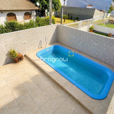 Casa com 350m², 5 quartos (sendo 1 suíte), 4 garagens, no bairro Cachoeira do Bom Jesus em Florianópolis
