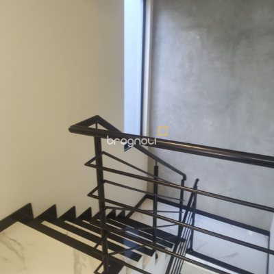 Casa com 184m², 3 quartos (sendo 3 suítes), 2 garagens, no bairro Trindade em Florianópolis