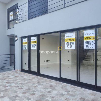 Casa com 184m², 3 quartos (sendo 3 suítes), 2 garagens, no bairro Trindade em Florianópolis