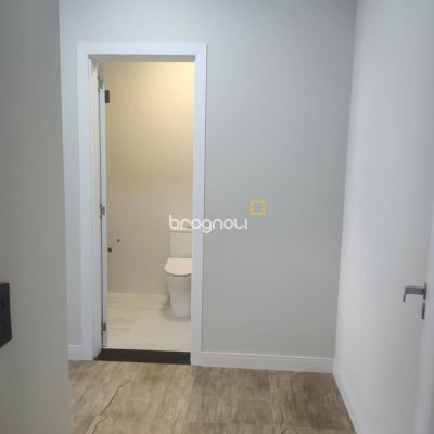 Casa com 184m², 3 quartos (sendo 3 suítes), 2 garagens, no bairro Trindade em Florianópolis
