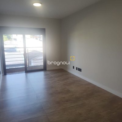 Casa com 184m², 3 quartos (sendo 3 suítes), 2 garagens, no bairro Trindade em Florianópolis