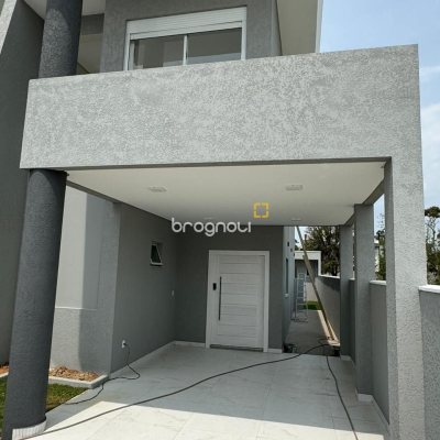 Casa com 170m², 3 quartos (sendo 1 suíte), 4 garagens, no bairro Ingleses em Florianópolis