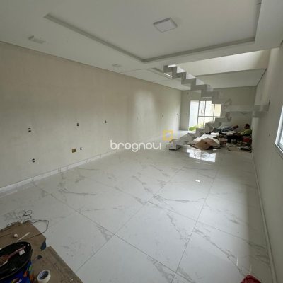 Casa com 170m², 3 quartos (sendo 1 suíte), 4 garagens, no bairro Ingleses em Florianópolis