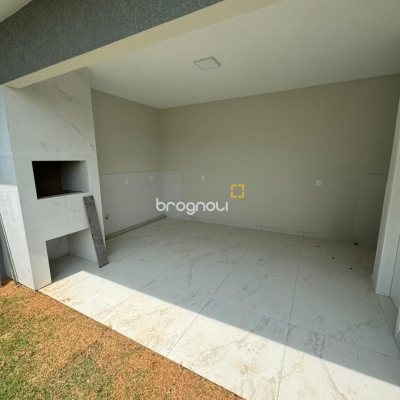 Casa com 170m², 3 quartos (sendo 1 suíte), 4 garagens, no bairro Ingleses em Florianópolis