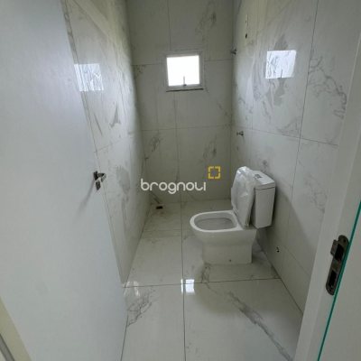 Casa com 170m², 3 quartos (sendo 1 suíte), 4 garagens, no bairro Ingleses em Florianópolis
