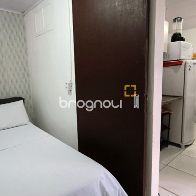 Casa com 490m², 14 quartos (sendo 1 suíte), 2 garagens, no bairro Canasvieiras em Florianópolis