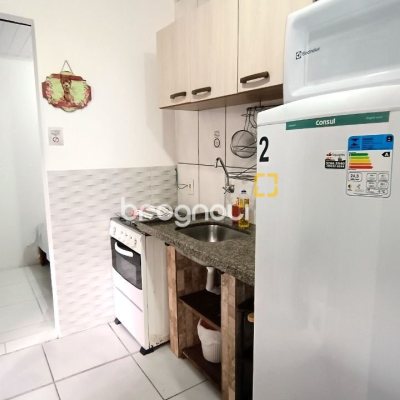 Casa com 490m², 14 quartos (sendo 1 suíte), 2 garagens, no bairro Canasvieiras em Florianópolis