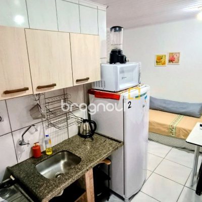 Casa com 490m², 14 quartos (sendo 1 suíte), 2 garagens, no bairro Canasvieiras em Florianópolis
