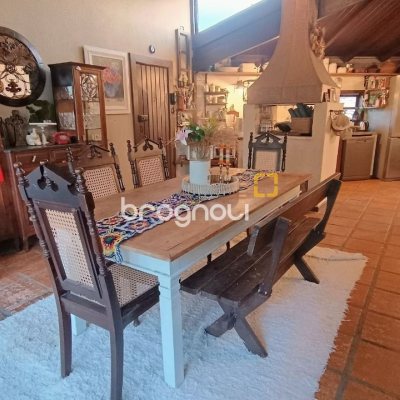 Casa com 490m², 14 quartos (sendo 1 suíte), 2 garagens, no bairro Canasvieiras em Florianópolis