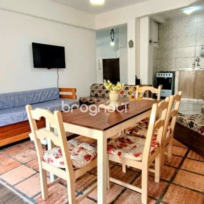 Casa com 490m², 14 quartos (sendo 1 suíte), 2 garagens, no bairro Canasvieiras em Florianópolis