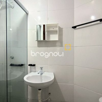 Casa com 490m², 14 quartos (sendo 1 suíte), 2 garagens, no bairro Canasvieiras em Florianópolis