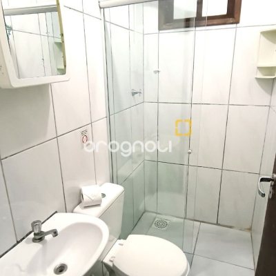 Casa com 490m², 14 quartos (sendo 1 suíte), 2 garagens, no bairro Canasvieiras em Florianópolis