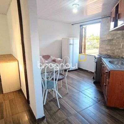 Casa com 490m², 14 quartos (sendo 1 suíte), 2 garagens, no bairro Canasvieiras em Florianópolis