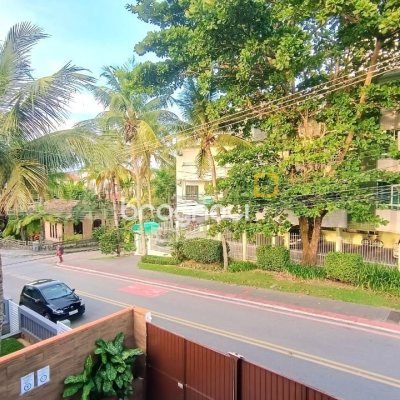 Casa com 490m², 14 quartos (sendo 1 suíte), 2 garagens, no bairro Canasvieiras em Florianópolis