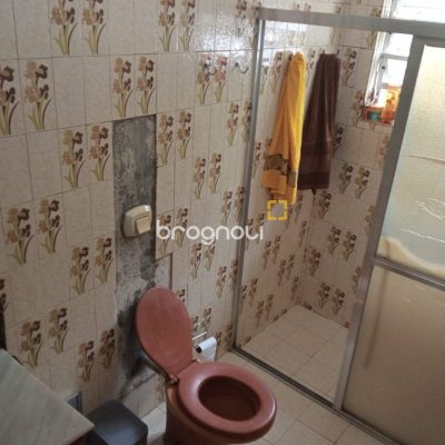 Casa com 150m², 3 quartos (sendo 1 suíte), 4 garagens, no bairro São Luiz em São José