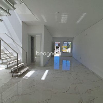 Casa com 181m², 4 quartos (sendo 4 suítes), 2 garagens, no bairro Ingleses em Florianópolis