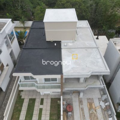 Casa com 181m², 4 quartos (sendo 4 suítes), 2 garagens, no bairro Ingleses em Florianópolis