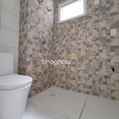 Casa com 181m², 4 quartos (sendo 4 suítes), 2 garagens, no bairro Ingleses em Florianópolis