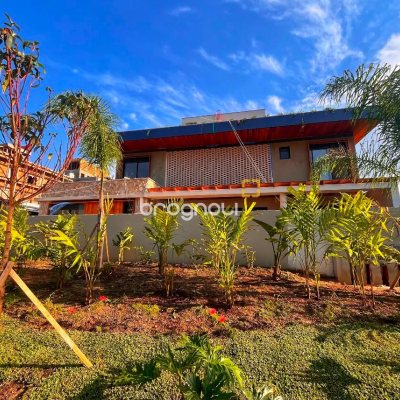 Casa de Condomínio com 309m², 4 quartos (sendo 3 suítes), 2 garagens, no bairro Rio Tavares em Florianópolis