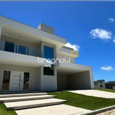 Casa de Condomínio com 400m², 4 quartos (sendo 3 suítes), 4 garagens, no bairro Ingleses em Florianópolis
