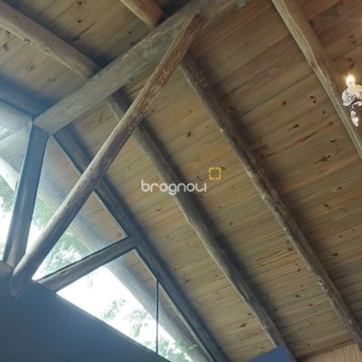 Casa com 135m², 1 quarto, 2 garagens, no bairro Sambaqui em Florianópolis
