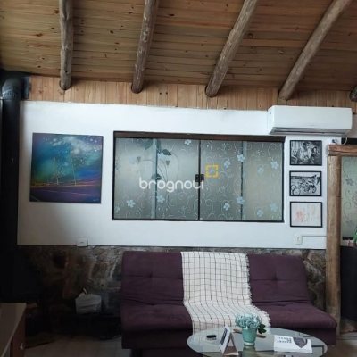 Casa com 135m², 1 quarto, 2 garagens, no bairro Sambaqui em Florianópolis