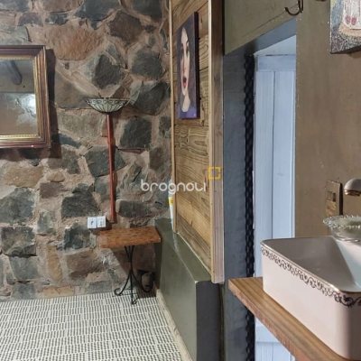 Casa com 135m², 1 quarto, 2 garagens, no bairro Sambaqui em Florianópolis
