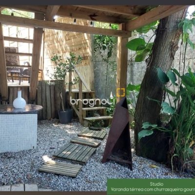 Casa com 135m², 1 quarto, 2 garagens, no bairro Sambaqui em Florianópolis