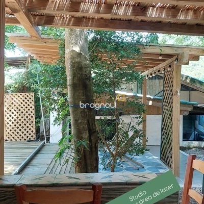 Casa com 135m², 1 quarto, 2 garagens, no bairro Sambaqui em Florianópolis