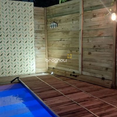 Casa com 135m², 1 quarto, 2 garagens, no bairro Sambaqui em Florianópolis