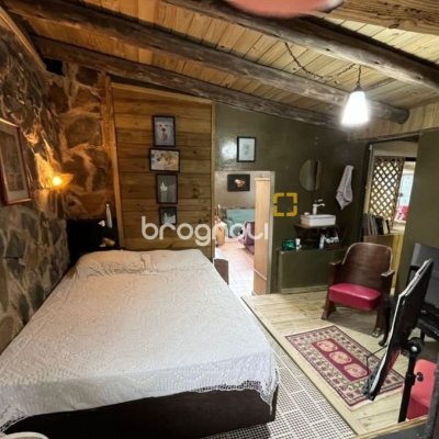 Casa com 135m², 1 quarto, 2 garagens, no bairro Sambaqui em Florianópolis