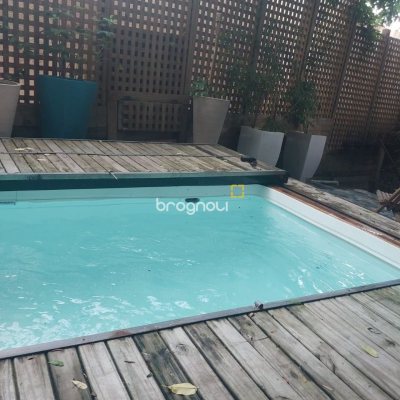 Casa com 135m², 1 quarto, 2 garagens, no bairro Sambaqui em Florianópolis