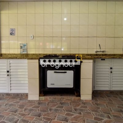 Sítio com 320m², 4 quartos (sendo 3 suítes), 4 garagens, no bairro Ribeirão da Ilha em Florianópolis
