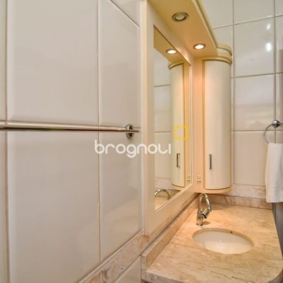 Sítio com 320m², 4 quartos (sendo 3 suítes), 4 garagens, no bairro Ribeirão da Ilha em Florianópolis