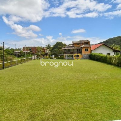 Sítio com 320m², 4 quartos (sendo 3 suítes), 4 garagens, no bairro Ribeirão da Ilha em Florianópolis
