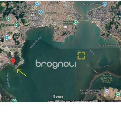 Terreno com 704m², no bairro Ponta de Baixo em São José