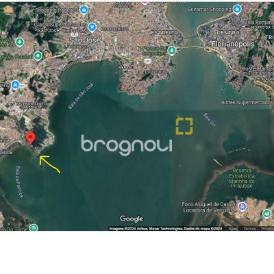Terreno com 704m², no bairro Ponta de Baixo em São José