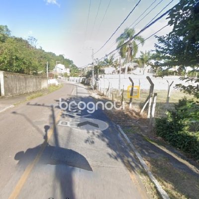 Terreno com 704m², no bairro Ponta de Baixo em São José