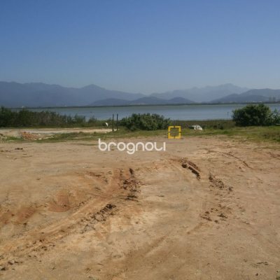 Terreno com 704m², no bairro Ponta de Baixo em São José