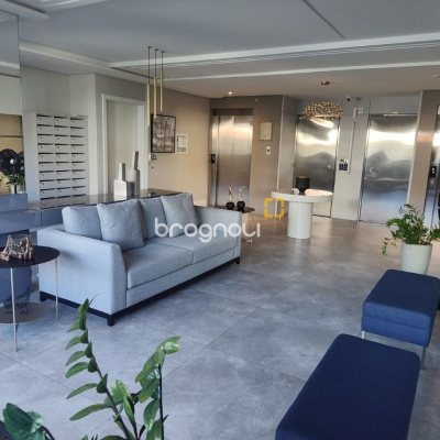 Apartamento com 98m², 3 quartos (sendo 3 suítes), 3 garagens, no bairro Trindade em Florianópolis