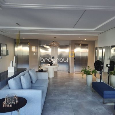 Apartamento com 98m², 3 quartos (sendo 3 suítes), 3 garagens, no bairro Trindade em Florianópolis