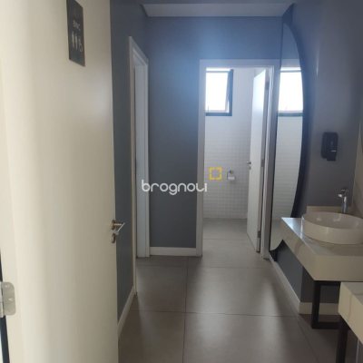 Apartamento com 98m², 3 quartos (sendo 3 suítes), 3 garagens, no bairro Trindade em Florianópolis