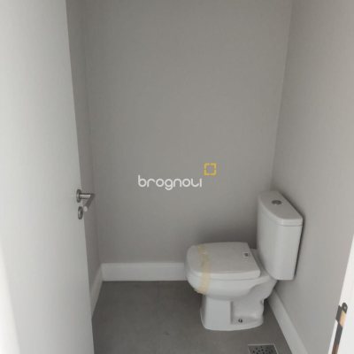 Apartamento com 98m², 3 quartos (sendo 3 suítes), 3 garagens, no bairro Trindade em Florianópolis