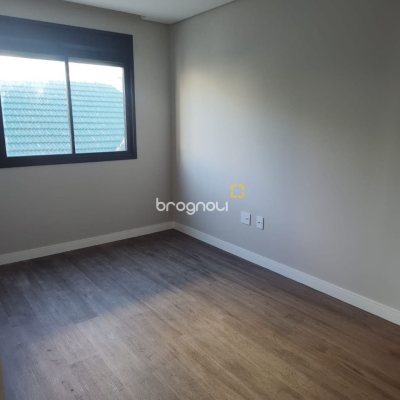 Apartamento com 98m², 3 quartos (sendo 3 suítes), 3 garagens, no bairro Trindade em Florianópolis