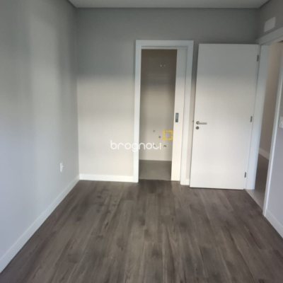 Apartamento com 98m², 3 quartos (sendo 3 suítes), 3 garagens, no bairro Trindade em Florianópolis
