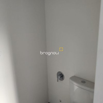 Apartamento com 98m², 3 quartos (sendo 3 suítes), 3 garagens, no bairro Trindade em Florianópolis