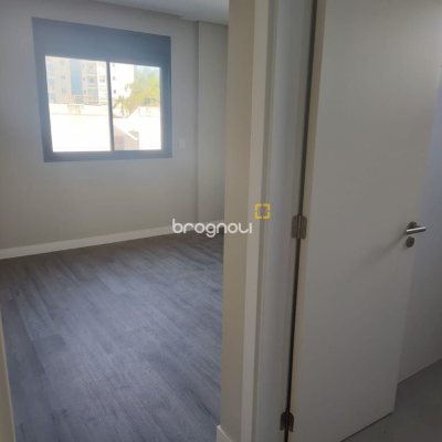 Apartamento com 98m², 3 quartos (sendo 3 suítes), 3 garagens, no bairro Trindade em Florianópolis
