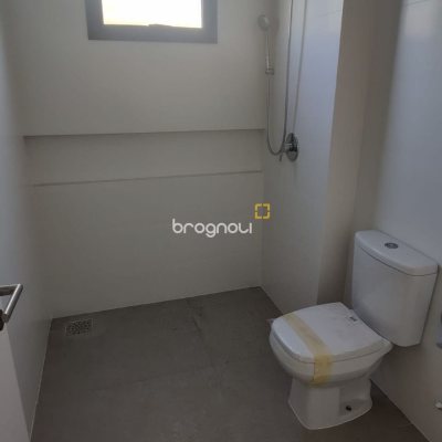 Apartamento com 98m², 3 quartos (sendo 3 suítes), 3 garagens, no bairro Trindade em Florianópolis