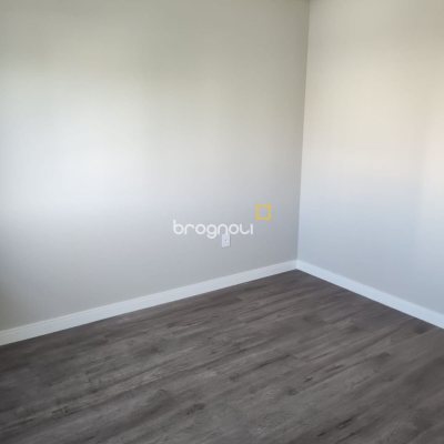 Apartamento com 98m², 3 quartos (sendo 3 suítes), 3 garagens, no bairro Trindade em Florianópolis